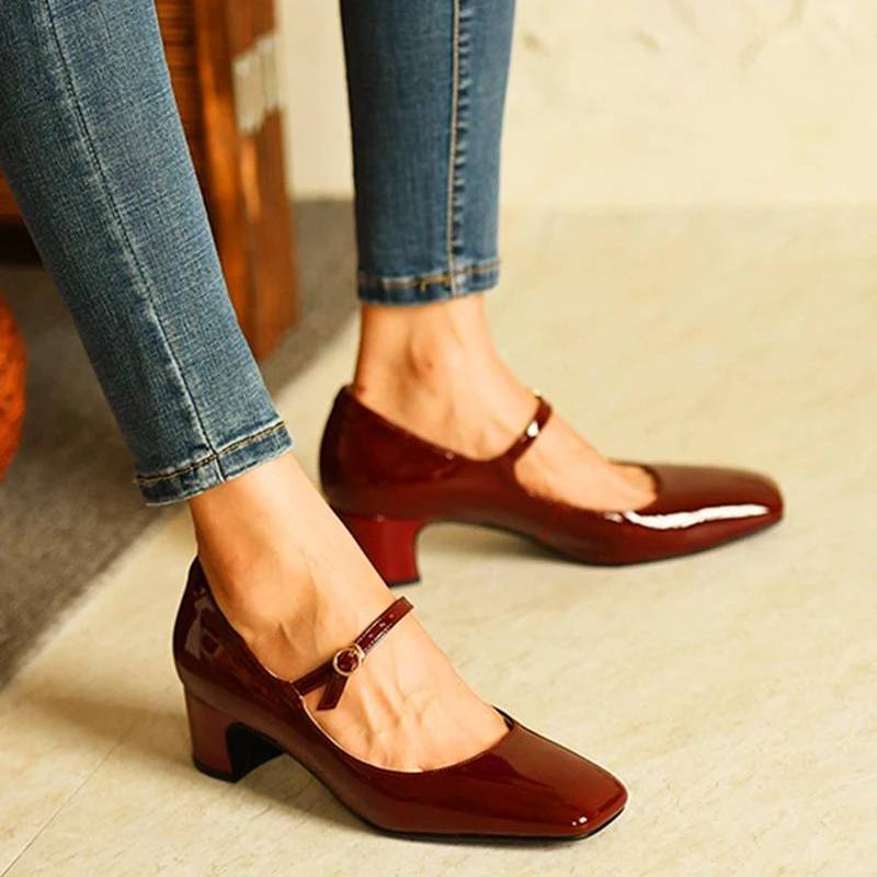 CM | Zapatos con tacón de bloque brillante
