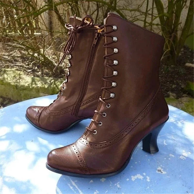 CM | Botas victorianas con cordones y tacón