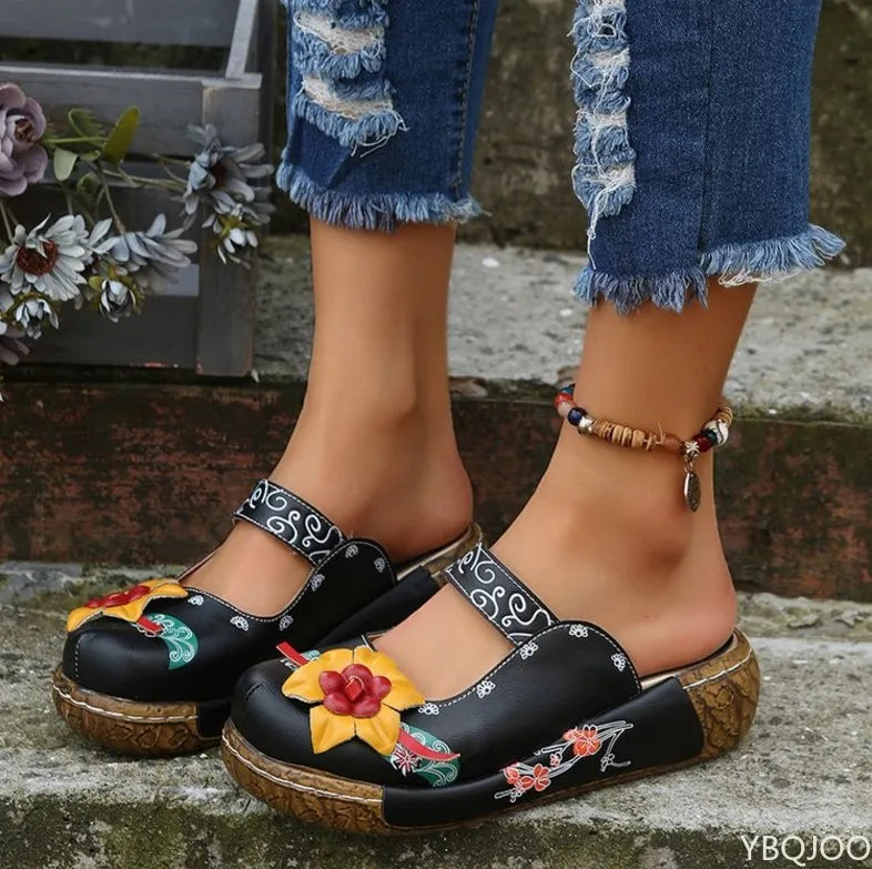 CM | Zapatillas casual con suela gruesa y estampado floral