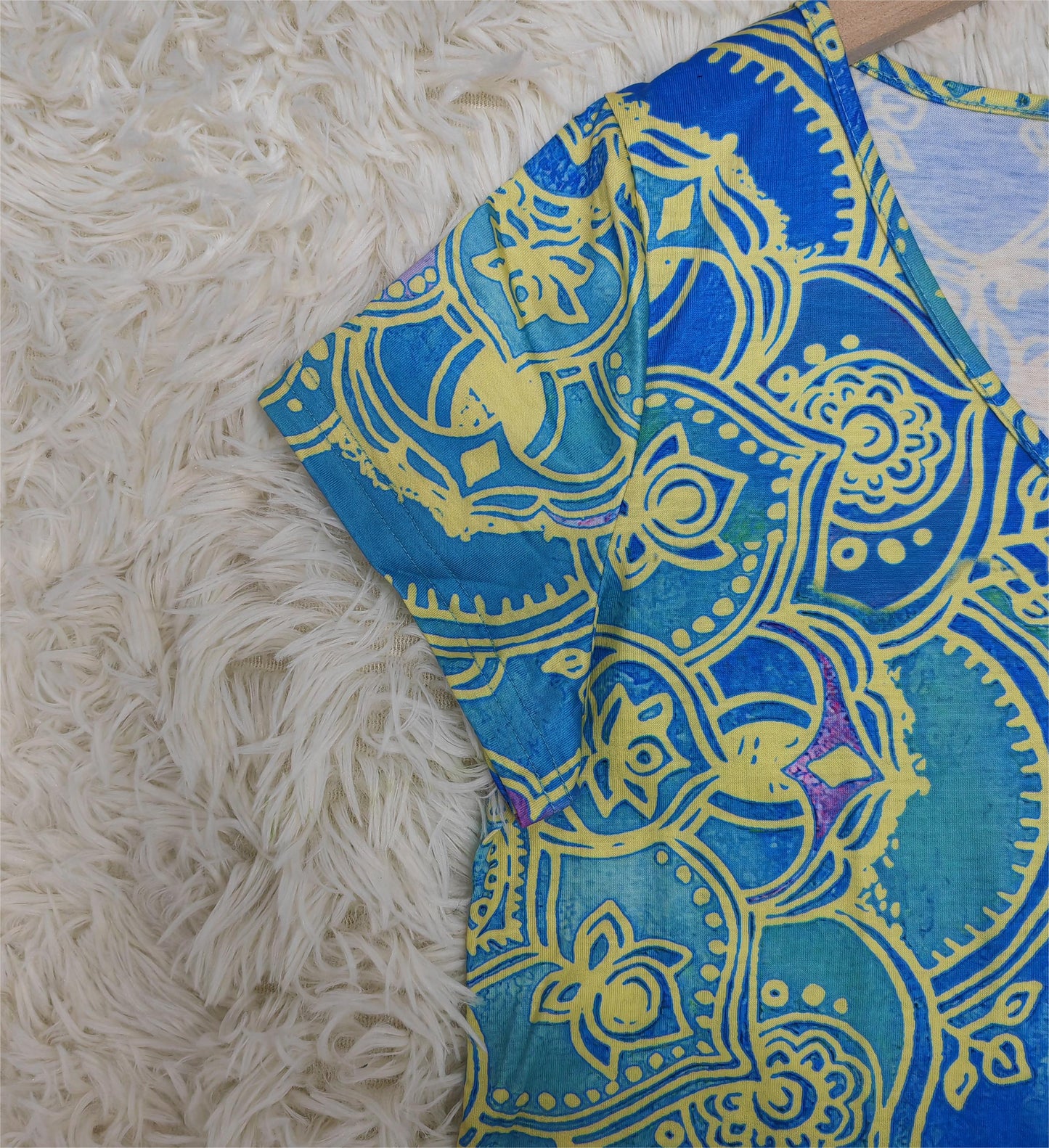 CM | Minivestido azul océano hasta la rodilla con estampado de mandala y manga corta