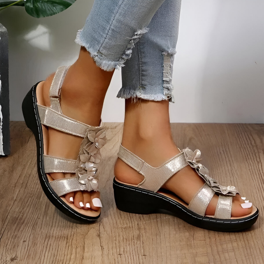 CM | Sandalias con tacón de cuña, encanto retro y soporte ortopédico