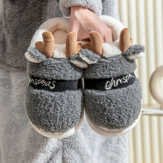 CM | FestiveHoofs™ Acogedoras zapatillas de reno para las fiestas