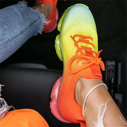 CM | Zapatillas casual con suela y cordones transparentes
