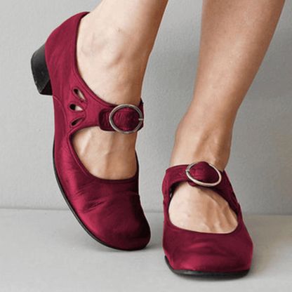 CM | Zapatos con tacón bajo y hebilla