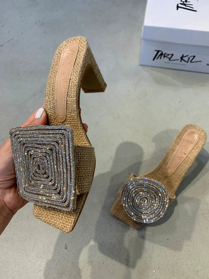 CM | Sandalias redondas cuadradas con tacón