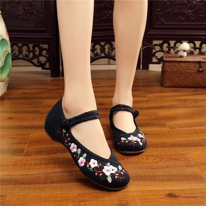 CM | Zapatillas de ballet con bordado