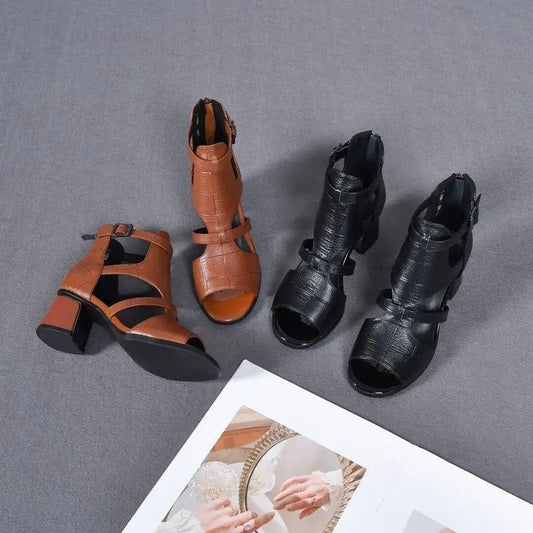 CM | Zapatos con tacón grueso y correa ajustable