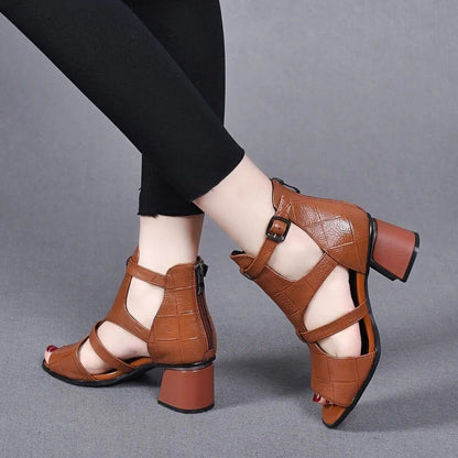 CM | Zapatos con tacón grueso y correa ajustable