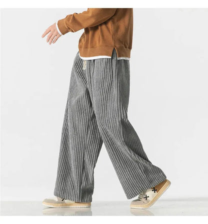 CM | Pantalones de pana oversize a la moda