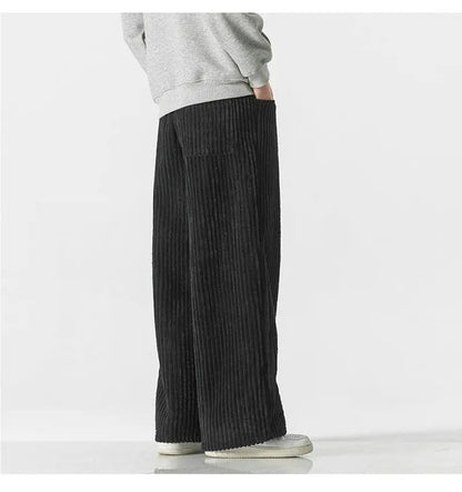 CM | Pantalones de pana oversize a la moda
